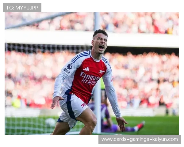 阿森纳右路传中妙到毫巅，马丁内利点射入网