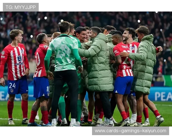 马德里竞技前场推进，格列兹曼起脚果断