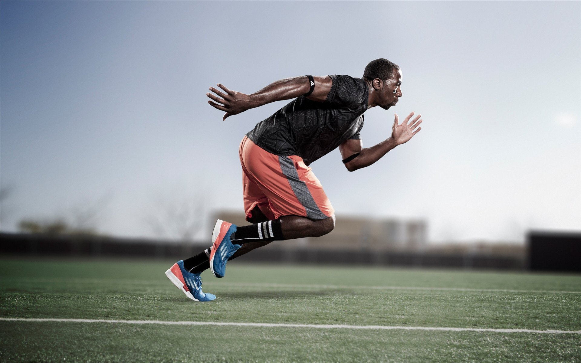 校园体育社团招新表演赛 篮球与街舞抢尽风头